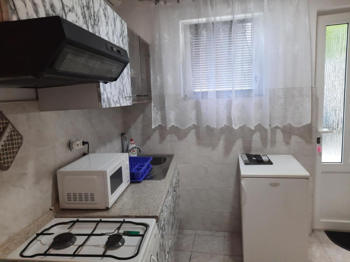 Apartmani Ana-Lora Lopar Extérieur photo
