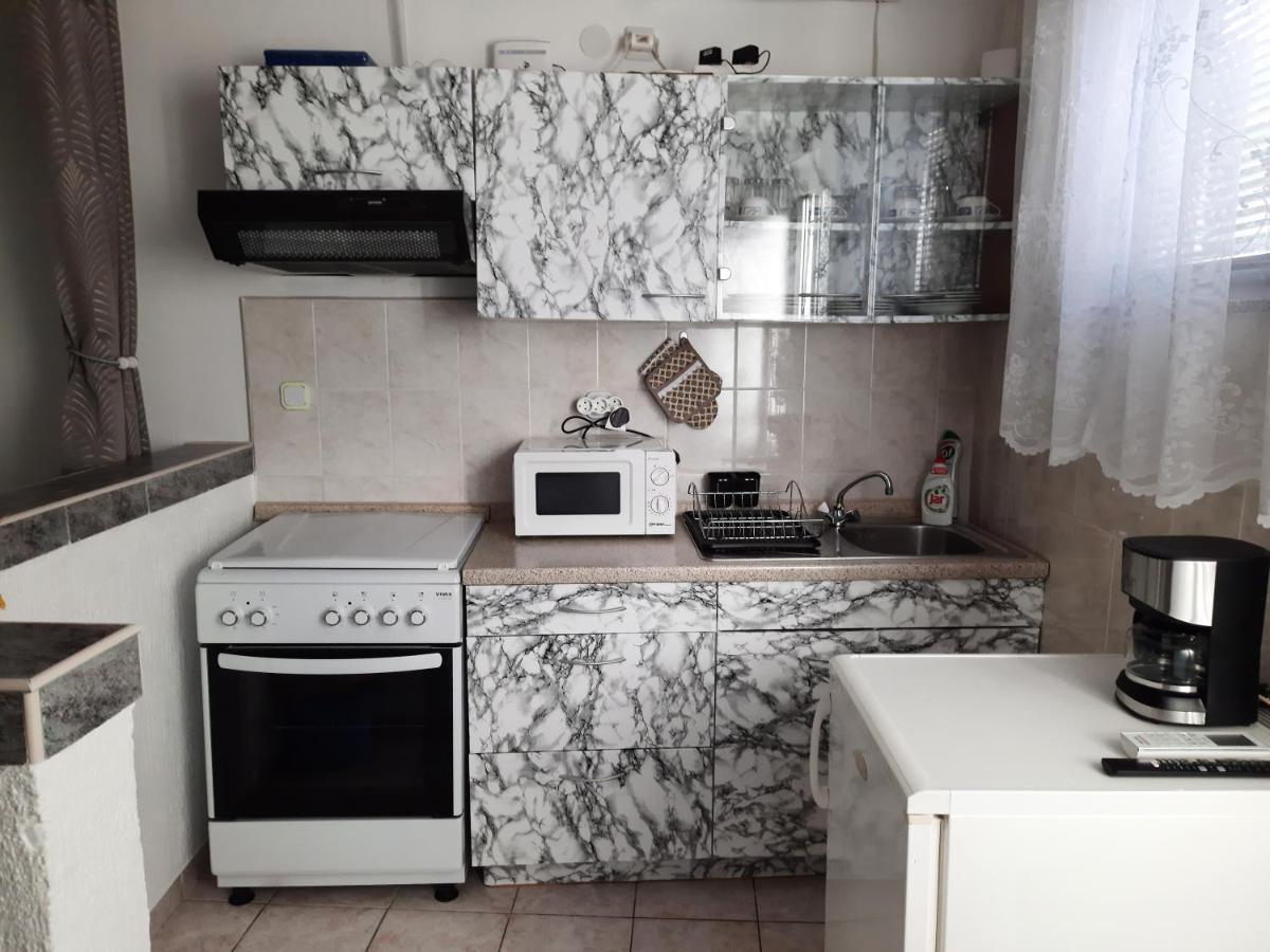 Apartmani Ana-Lora Lopar Extérieur photo